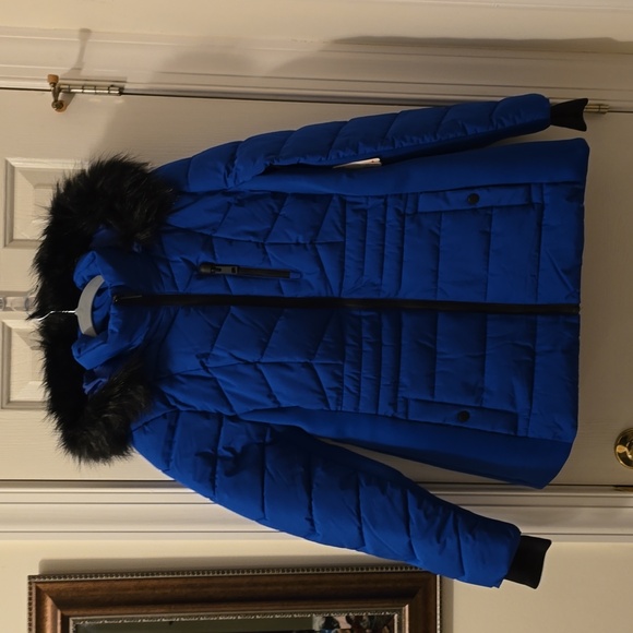 A.N.A BRAND WOMEN'S BOLD BLUE FAUX FUR HOODED WINTER COAT SIZE SMALL - Picture 4 of 16